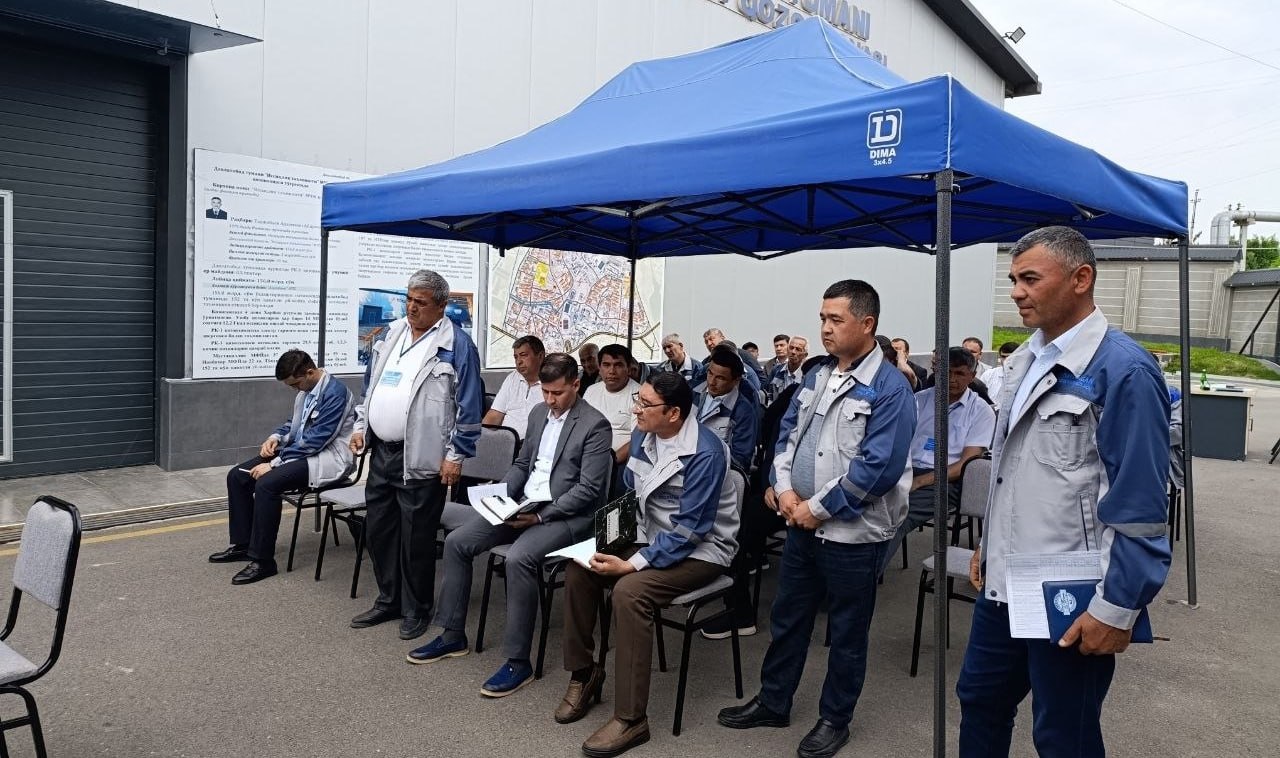 Bugun Namangan viloyatida “Issiqlik ta’minoti” AJ boshqaruv raisining birinchi o‘rinbosari Sherzod Sultonov aholi vakillari hamda korxona xodimlari bilan uchrashib, ularning murojaatlarini tingladi