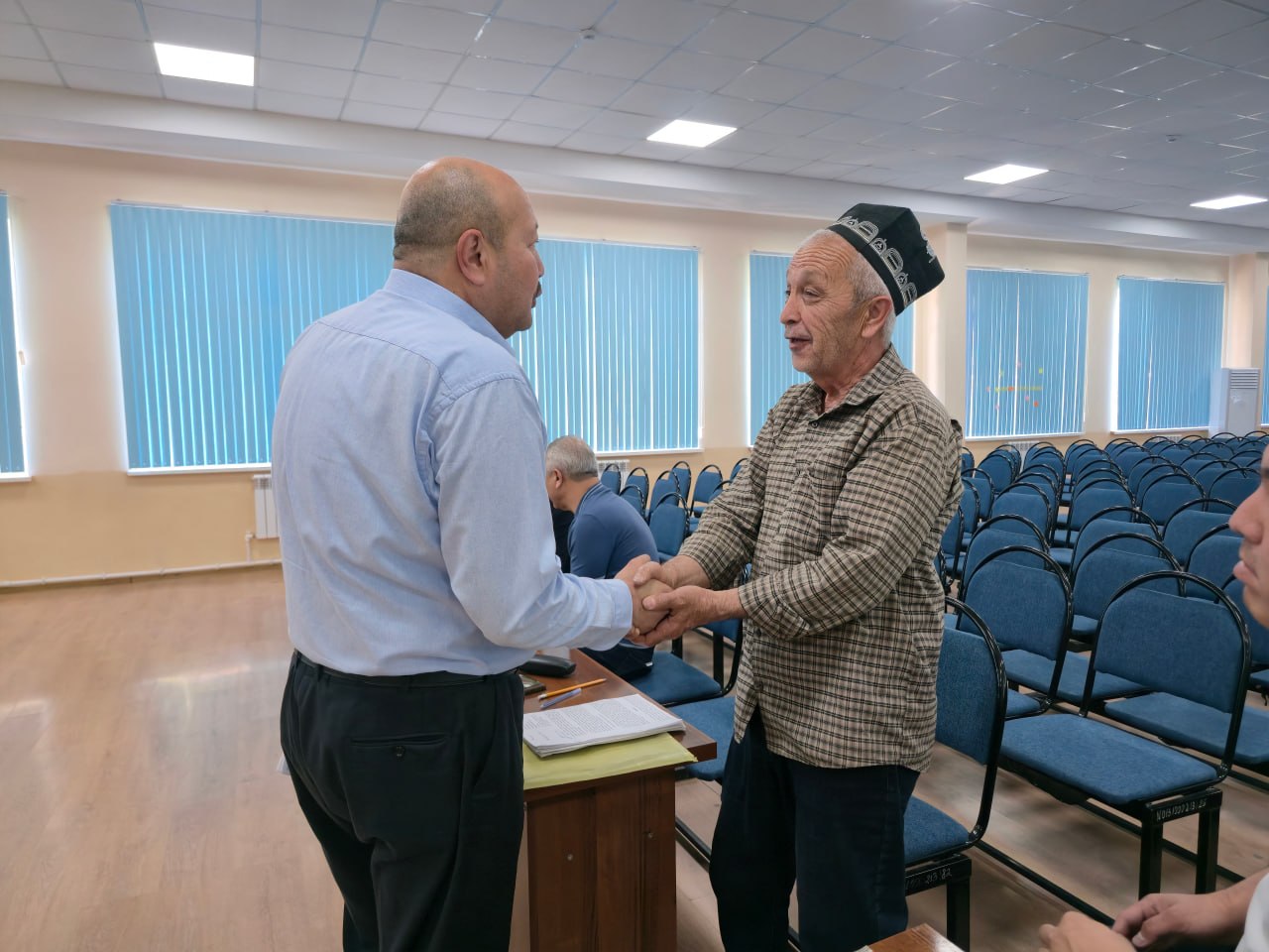 Ohangaron shahridagi 1-son umumta’lim maktabida “Issiqlikta’minoti” AJ rahbariyati ishtirokida navbatdagi sayyor qabul bo‘lib o‘tmoqda