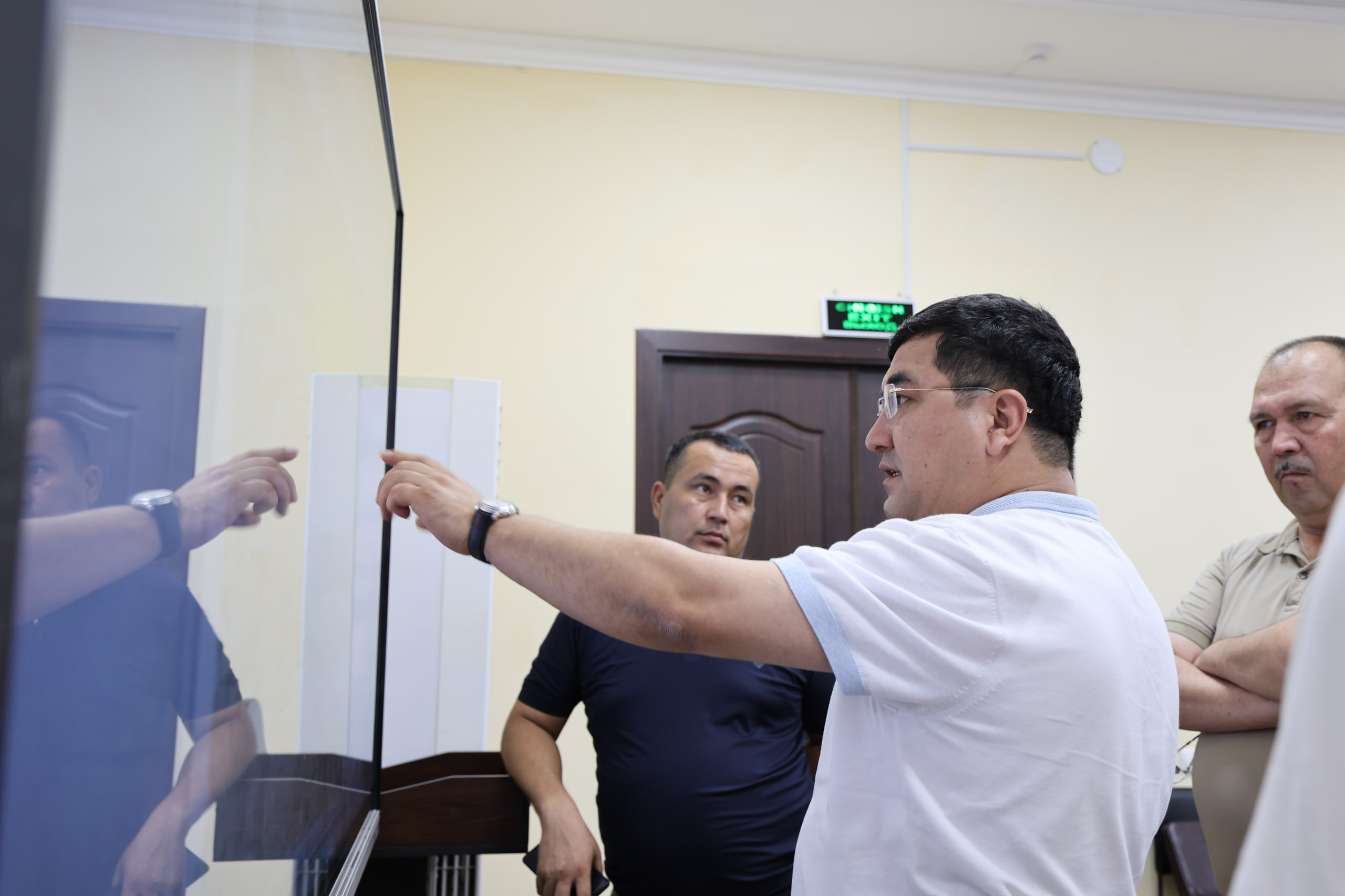 Qoraqalpog‘iston Respublikasida xizmat safari bilan bo‘lib turgan “Issiqlikta’minoti” AJ boshqaruv raisi Ilhom To‘rayev hududlarda amalga oshirilishi rejalashtirilayotgan yangi issiqlik ta’minoti loyihalari yuzasidan mas’ullar bilan muhokamalar o‘tkazdi