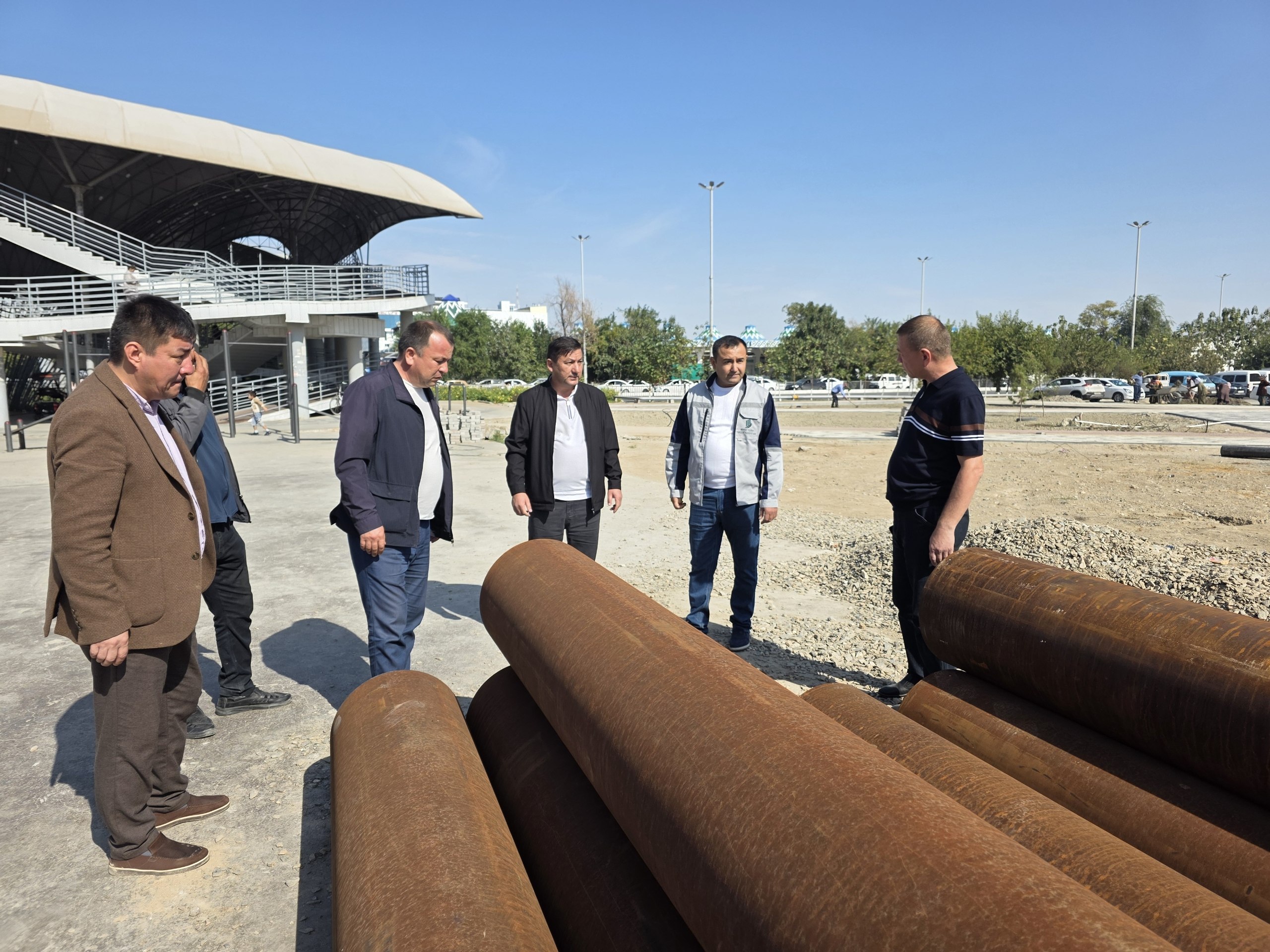 Navoiy shahrida kuz-qish mavsumini betalafot o‘tkazish, aholini barqaror va sifatli issiqlik bilan ta’minlash maqsadida amaliy ishlar jadallik bilan davom ettirilmoqda