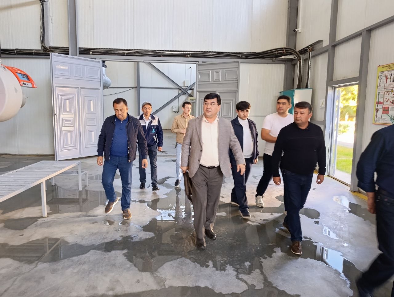 “Issiqlikta’minoti” AJ boshqaruv raisi Ilhom To‘rayev Samarqand shahrida fuqarolarning murojaatlarini qabul qildi