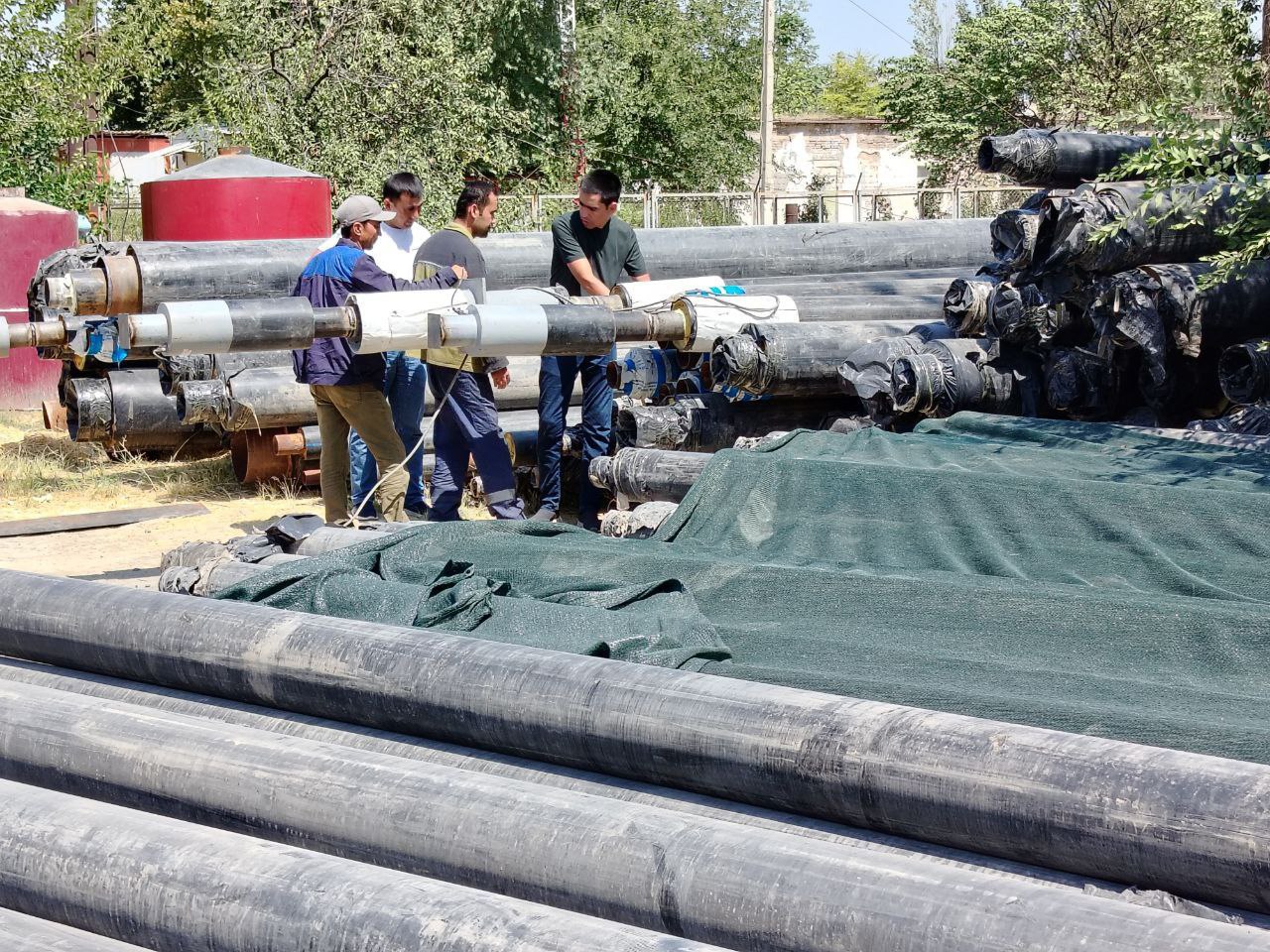 Jizzax shahridagi RK-1 qozonxonasiga kogeneratsiya texnologiyalarini joriy qilish, hududdagi ko‘p qavatli uylarga issiqlik tarmog‘ini tortish hamda IIPni o‘rnatish ishlari jadal olib borilmoqda