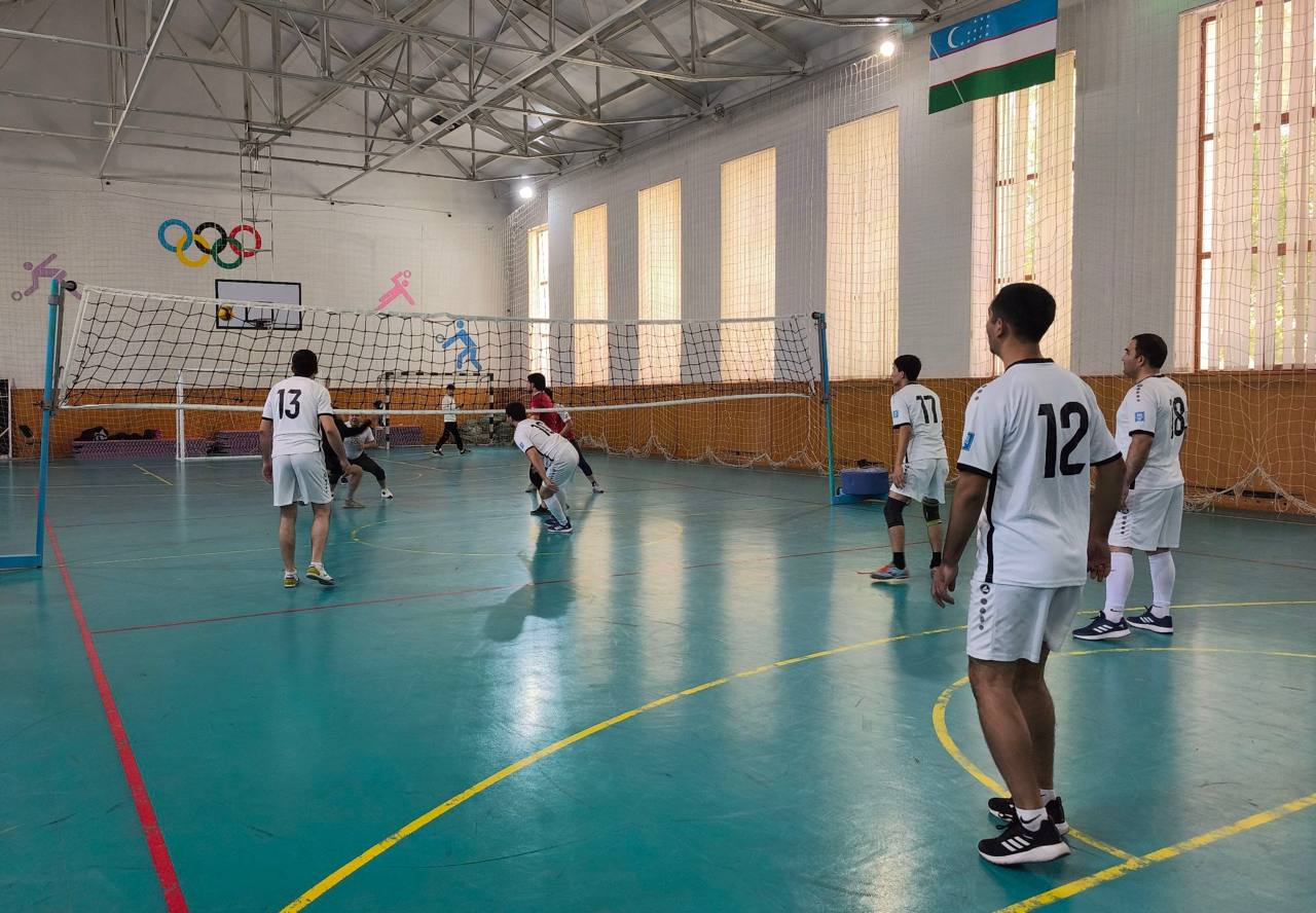 Qurilish va uy-joy kommunal xo‘jaligi vazirligi tashabbusi bilan bugun voleybol bo‘yicha Toshkent shahar bosqichining saralash o‘yinlari o‘tkazildi.