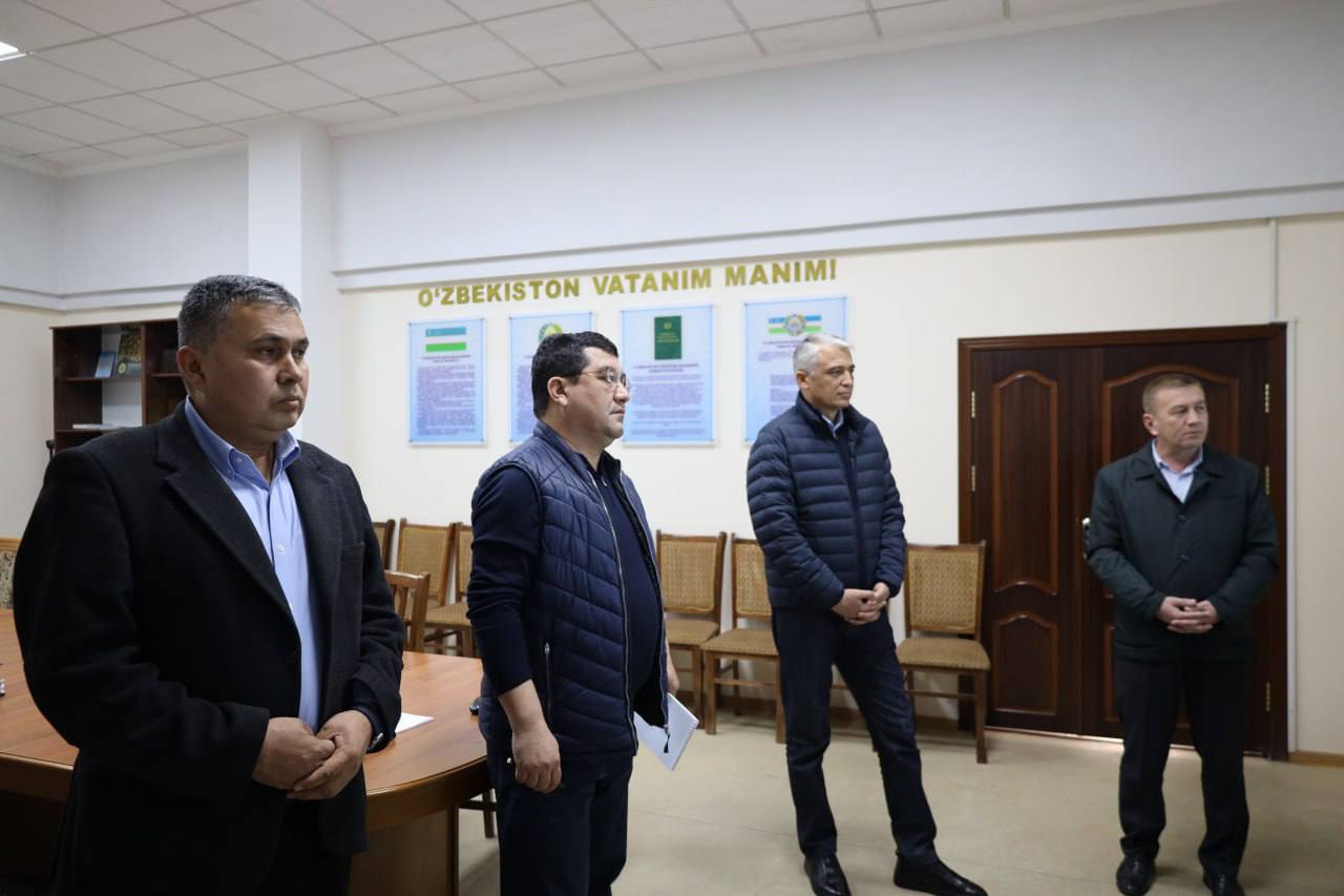 Bugun Qurilish va uy-joy kommunal xo‘jaligi vaziri Sherzod Hidoyatov Navoiy viloyatida bo‘lib, hududda amalga oshirilayotgan qurilish va infratuzilma loyihalari ijrosi bilan tanishdi.